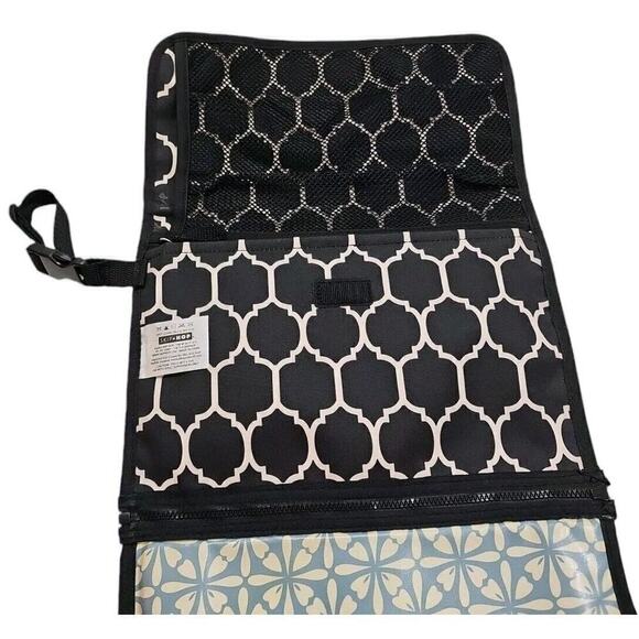 Skip Hop Diaper Changing Mat Clutch Travel Portable Black Beige NWOT - Picture 5 of 10